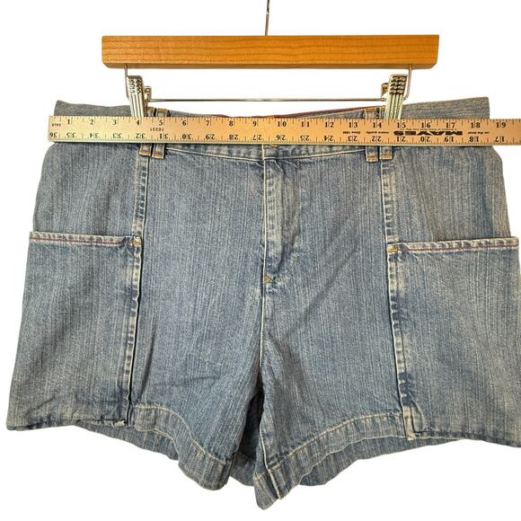 VTG Y2k TOMMY HILFIGER Size 16 Jean Shorts '04 HiRise 4"inseam Logo Preppy Denim - Picture 4 of 13